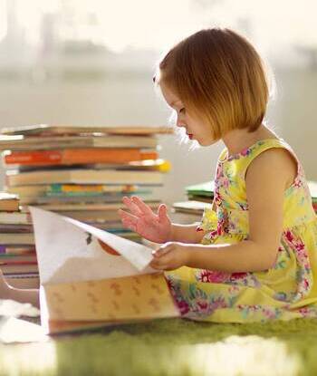 Në moshën parashkollore, gjumi i ditës lehtëson të mësuarit e shkrimit dhe leximit